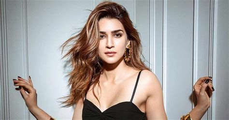 Kriti Sanon Brings Back Her Sanon Scribbles Series And Recites A Poem That Teaches To Love To