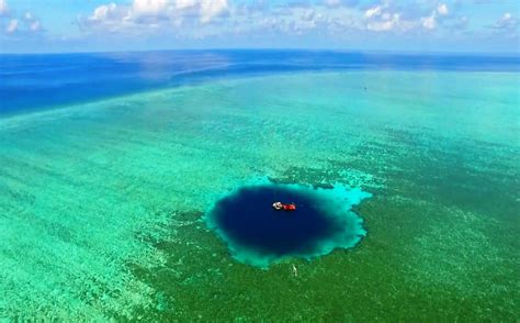 8 Most Fascinating Blue Holes In The World Charismatic Planet Blue