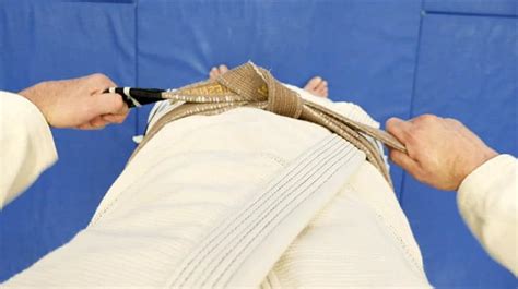 How To Tie Your Jiu Jitsu Belt Pov The Arena