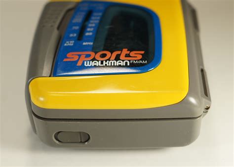 Sony Walkman Wm Fs191 Yellow Sports Portable Cassette