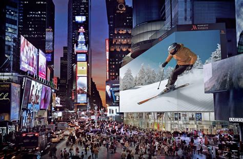 Giant Digital Billboard In Times Square Is Bigger Than A Football Field And Higher Res Than Your