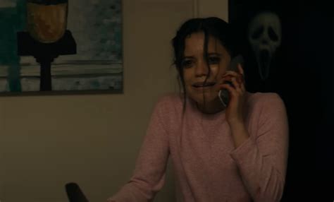 Mercredi Dans Quoi Avez Vous Vu Jenna Ortega La Star De La Série Netflix Cinésérie