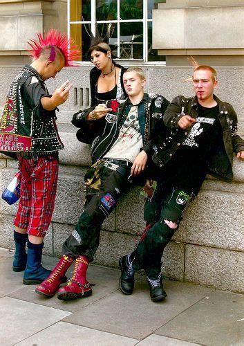 Punks By Paul Mott Via Flickr Punk Fashion 80s Punk Fashion Punk Rock Outfits