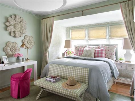 Perhaps your parents let you a good place to start is our gallery below of bedroom decorating ideas for every style and price point. Photos and Tips for Decorating a Country Style Bedroom