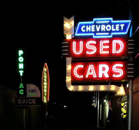 Awesome Nostalgic Neon Signs