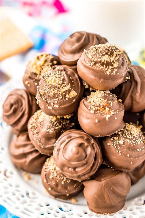If batter is too wet, add 1 tbsp more coconut flour. Peanut Butter Balls Recipe - No Bake! | Sugar & Soul