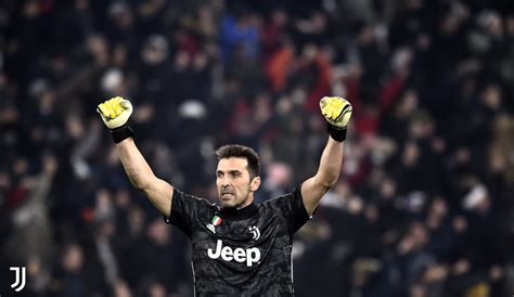 Gianluigi buffon and giorgio chiellini have extended their juventus contracts until 2021, the serie a leaders announced on monday. Buffon extends through to 2021! | Juventus.com