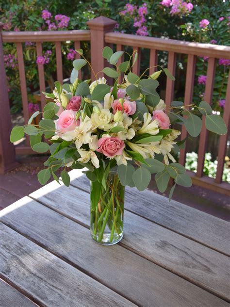 Sweet White And Pink Flower Arrangement In A Vase Flower Arrangements