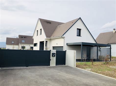 Il permet de protéger vos véhicules des rayonnements du soleil et des intempéries pour préserver la carrosserie et pour assurer votre confort à votre départ et à votre arrivée à la maison. Carport alu, abri voiture alu ou abri camping car sur ...