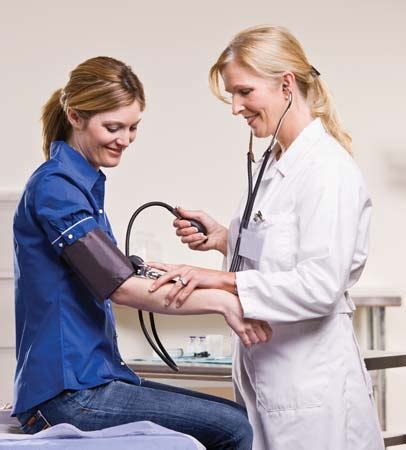 We all know that as the the simplest among them produce digital blood pressure readings, not much different to use than reading a digital watch versus reading a traditional. Sphygmomanometer | instrument | Britannica.com