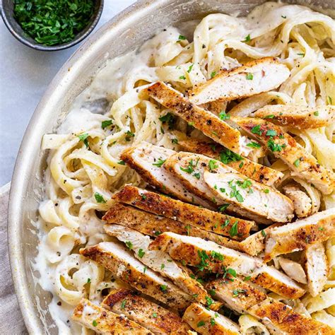 Who called me one night asking if i possibly had a chicken alfredo recipe i could share with her because she and her family were loving the alfredo. Chicken Alfredo - Jessica Gavin