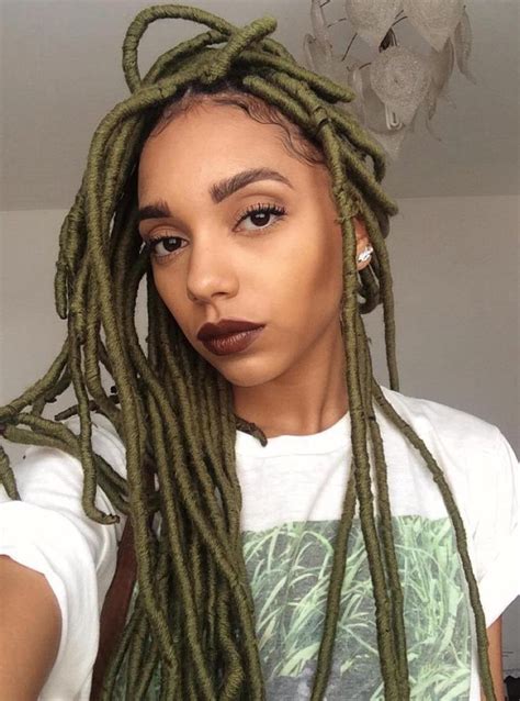 20 playful ways to wear yarn dreads natural hair styles yarn dreads weave hairstyles braided