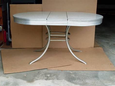 VINTAGE 50's Formica & Chrome Kitchen Table - for Sale in East Haven