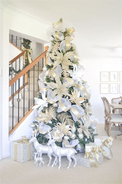 Christmas Tree In White And Gold Elegant Christmas Trees White