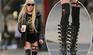 Taylor Momsen Manoeuvres The Streets Of New York In A Pair Of Extreme