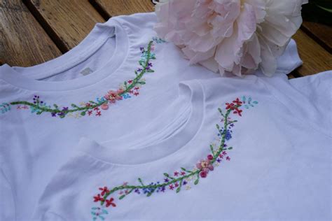 Free And Simple Floral Border Embroidery Pattern