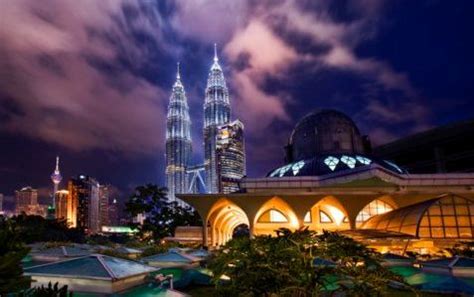 While some spots offer full meals and lodging, others may only provide breakfast, with options for arranging for additional meals. Dutchwriter: Travel Guide Kuala Lumpur Malaysia - Tourist ...
