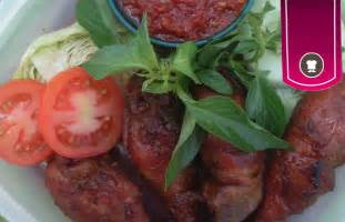 Ada satu warung ayam bacem goreng bernama mbok kromo di dekat institut pertanian jogya (instiper) untuk 1 ekor ayam (4 s/d 8 potong ayam bacem) tertarik dengan masakan ayam lainnya? Cara Membuat Ayam Bacem - Oke Chef