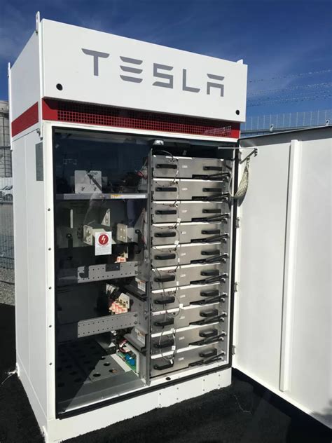 Teslas Grid Connected Powerpack Station Comes Online In California
