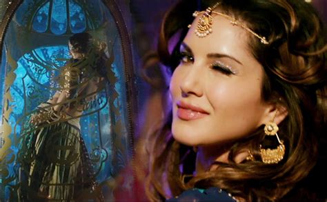 Laila Main Laila Teaser From Raees Sunny Leone Sets The Stage On Fire