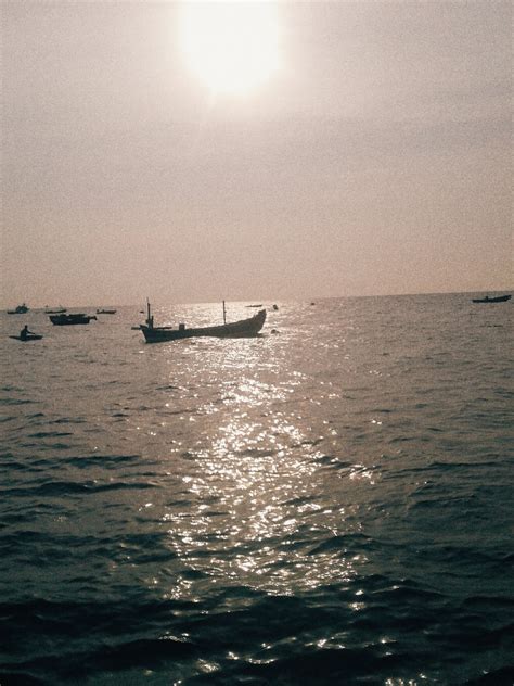 Terdampar di Gili Ketapang