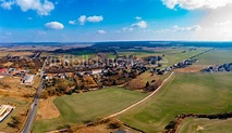 Hohenfinow von oben - Dorfkern am Feldrand in Hohenfinow im Bundesland ...