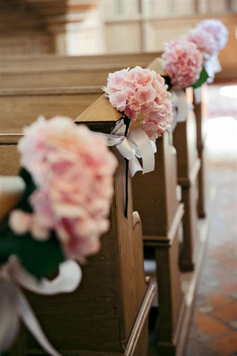 Und diese hochzeit wird eine ganz besondere sein… Kirchendeko: 65 zauberhafte Ideen für die Kirchenschmuck ...
