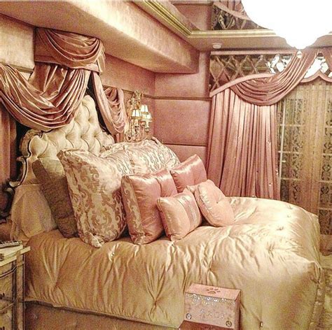 Pin By Ladi Lott On Indoor Decor And Designs Glamourous Bedroom