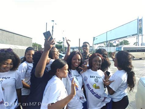 Bbnaija Ike Hangs Out With Contestants Of The Most Beautiful Deaf Girl