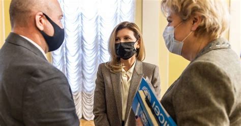 Чому олена зеленська ховалась від публічного життя, що про неї відомо громадськості. Олена Зеленська у діловому образі з'явилася на діловій зустрічі - Суспільство - TCH.ua