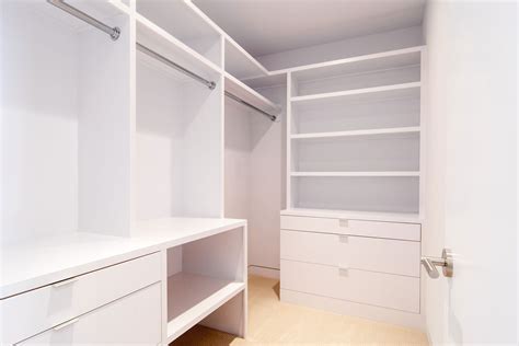 Once you run out of room on the first clothing rod in your small closet, you might have to resort to piling items on the floor. Corner Closet Rod Ideas : Homes by Ottoman - Be Part Of ...