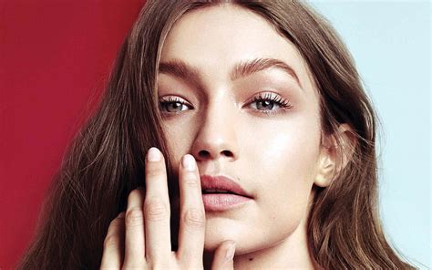 2018 Gigi Hadid Beautiful Model Hd Wallpaper Peakpx