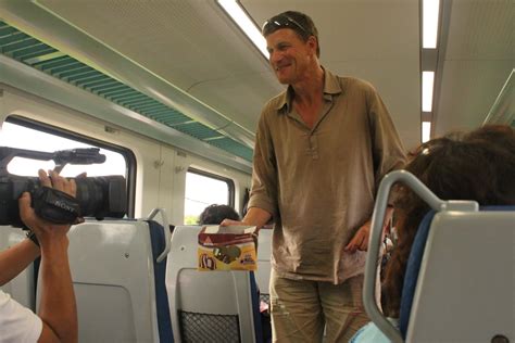 Sebenarnya, dari kecil lagi saya berkenan dengan nombor kereta plat berhuruf single. ABANG2: KERETAPI SABAH