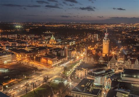 With a population of over 600,000 inhabitants as of 2020 (1.1 million residents in the larger urban zone). Puzzle Deutschland Edition - Skyline, Leipzig, Allemagne ...
