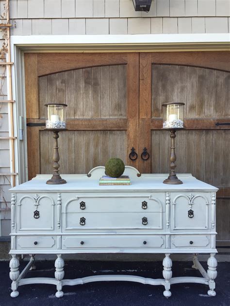 After studying fine art at university in the 1970s, sloan went on to write severa. annie sloan chalk paint