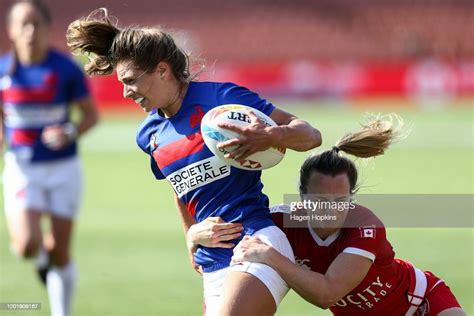 Lina Guerin Of France Is Tackled By Julia Greenshields Of Canada