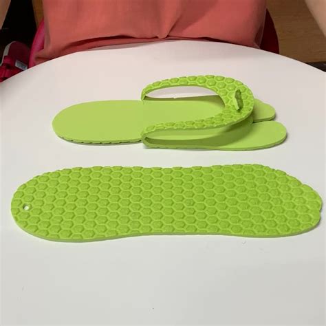 wholesale non slippery disposable foldable flip flop with eva material disposable eva pedicure