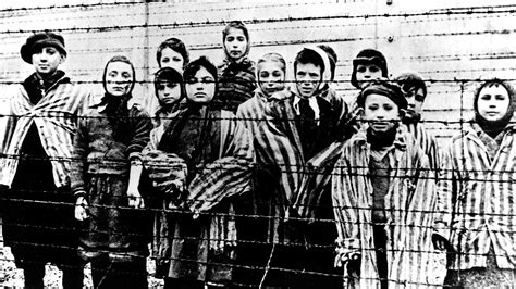 se conmemora un nuevo día del holocausto y el heroísmo infobae