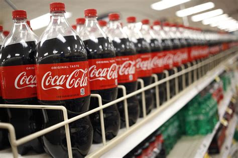 Coca‑cola та disney розробили міжгалактичні пляшечки. Coca-Cola suspende su publicidad en todas las redes ...