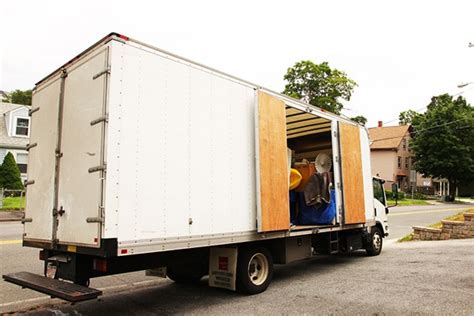 Should You Share Moving Truck Space To Share Moving Expenses