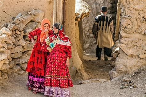 Iran Nomads Persian Women Persian Culture Traditional Outfits