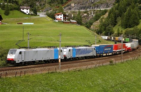 Zwei 186er Railpool Mit Einem KLV Zug In Der St Jodoker Kurve Auf Dem