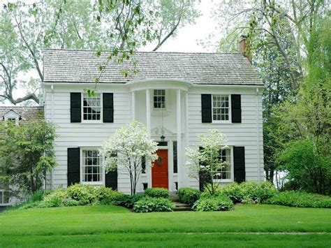 Pretty House With 2 Story Columns Red Door House White House Black