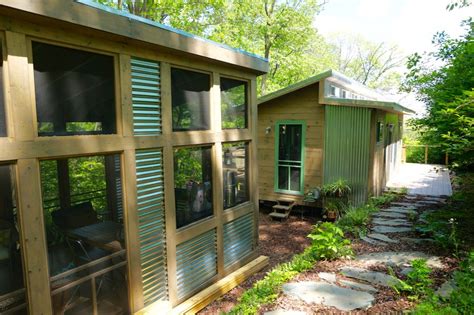 Many home buyers are looking for a vacation getaway or a cabin retreat in the wilderness, and discovering that a prefabricated park model is the perfect fit for them. Simply Enough Tiny House - Tiny House Swoon