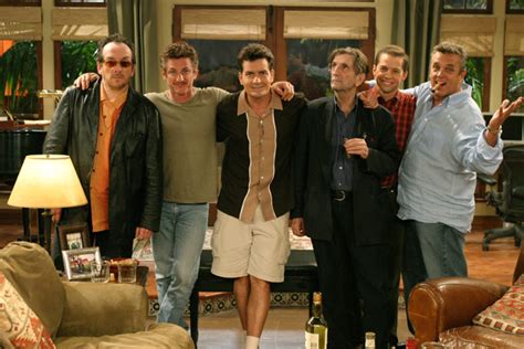 Foto De Sean Penn Two And A Half Men Foto Charlie Sheen Elvis Costello Harry Dean Stanton