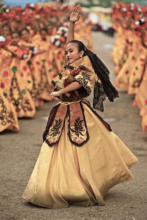 Sinulog Festival In Cebu City Sinulog Festival Traditional Fashion