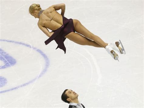 Russians Take Lead In Pairs Short Program At Worlds