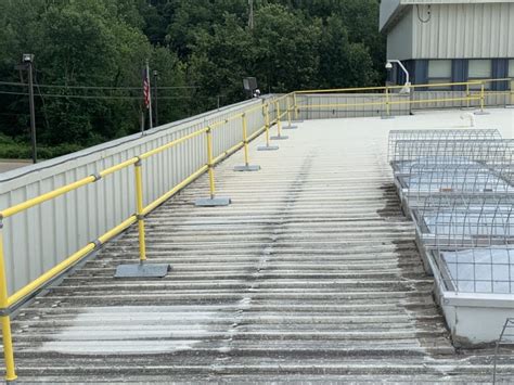 Non Penetrating Guardrails Fall Protection Measures