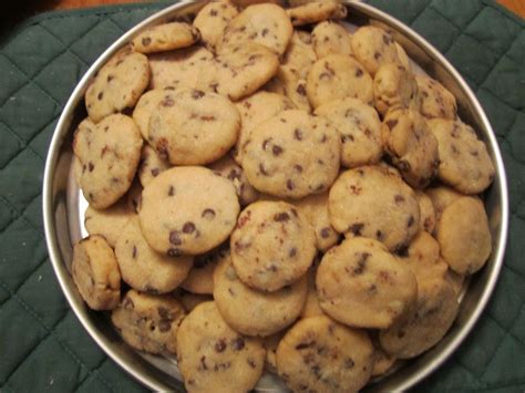 Shortbread cookies are the perfect christmas cookies. Chocolate Chip Shortbread Cookies | The Charmed Kitchen