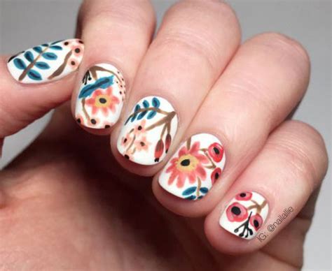 Check out a selection of images with nails decorated with flowers of different models, colors and sizes and get. 20 Spring Flower Nail Art Designs & Ideas 2016 | Fabulous ...
